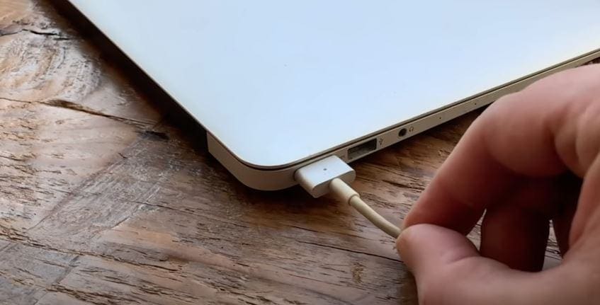 Why MagSafe on MacBooks should stay dead